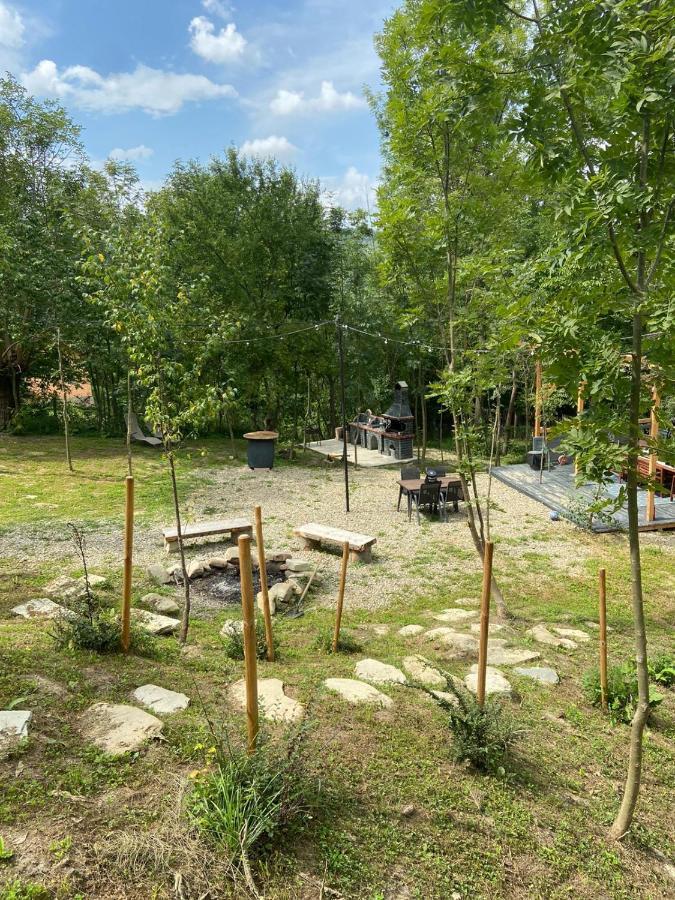 Loku' Villa Varbilau Buitenkant foto